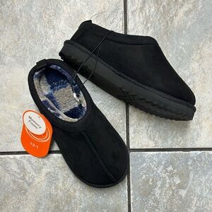 Kids UGG style slip on shoes size 13-1